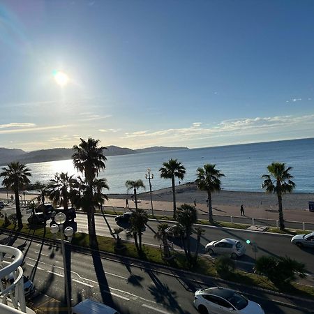 Beach Front, Superbe Appartement Pour 4 Personnes 尼斯 外观 照片