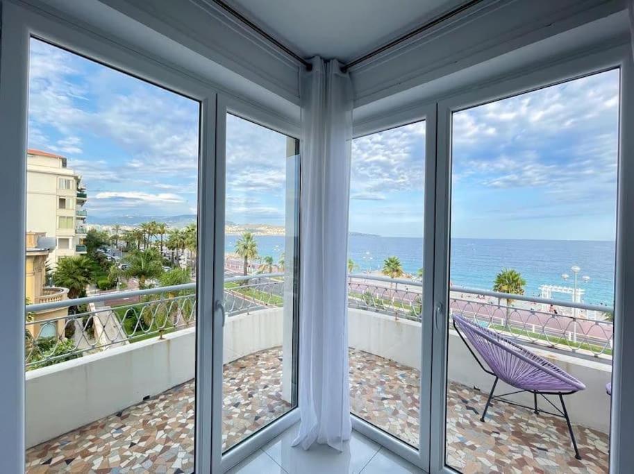Beach Front, Superbe Appartement Pour 4 Personnes 尼斯 外观 照片