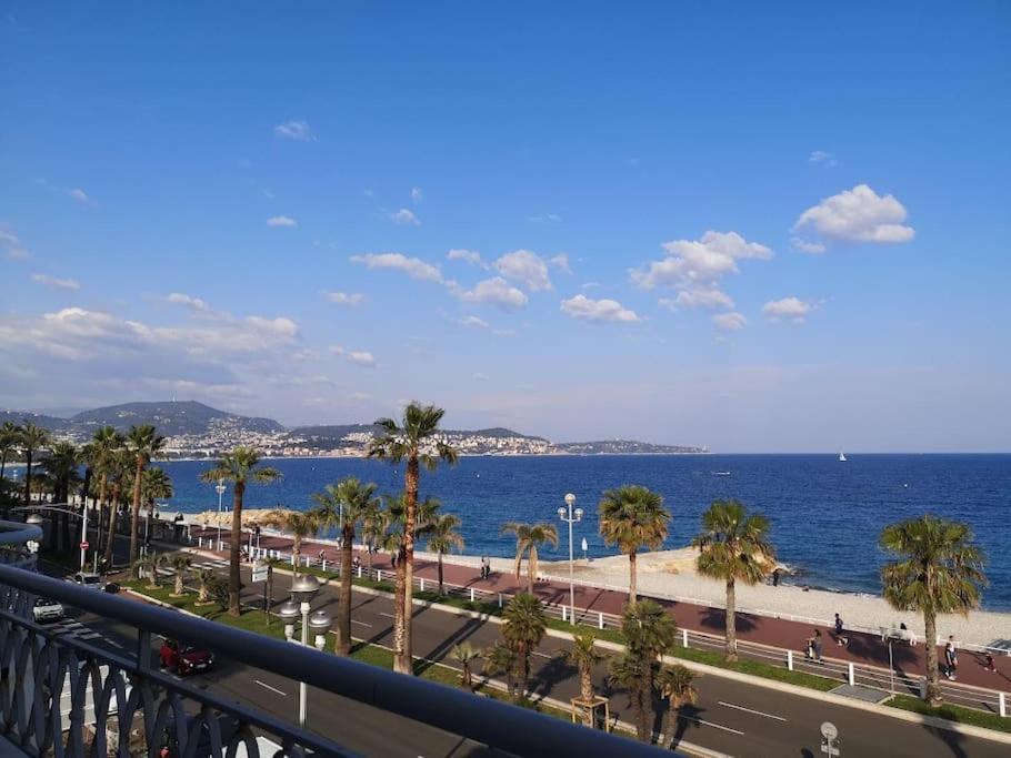 Beach Front, Superbe Appartement Pour 4 Personnes 尼斯 外观 照片