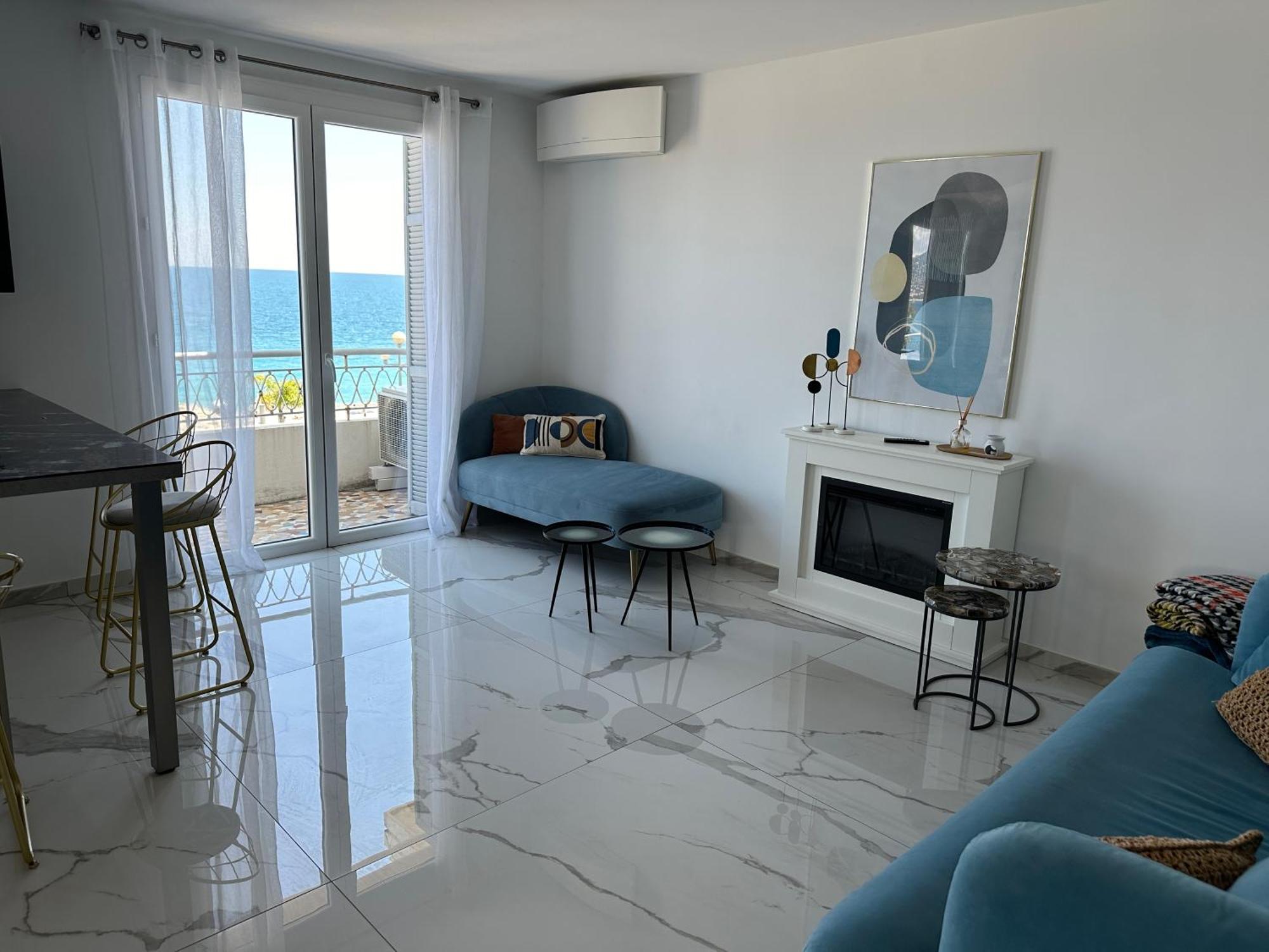Beach Front, Superbe Appartement Pour 4 Personnes 尼斯 外观 照片